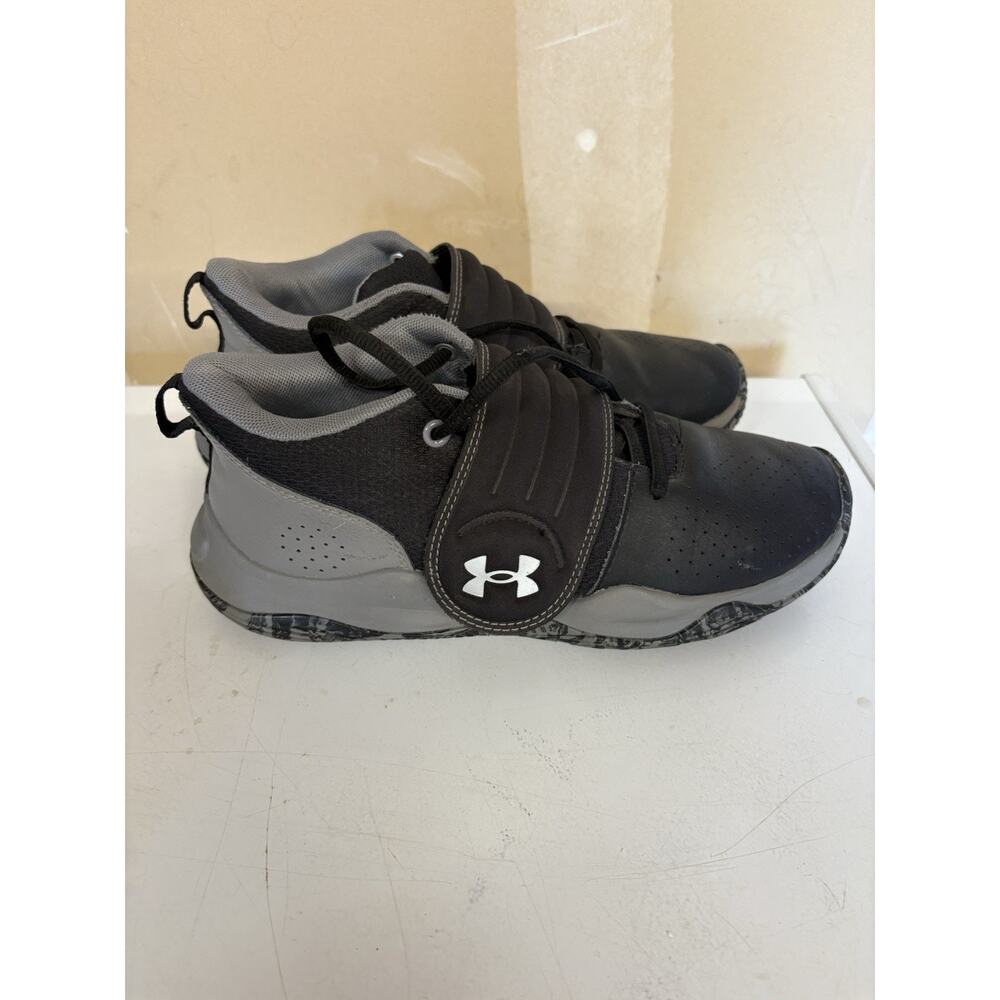 Under Armour Grade School Zone BB Basketball Shoes-Size 7Y